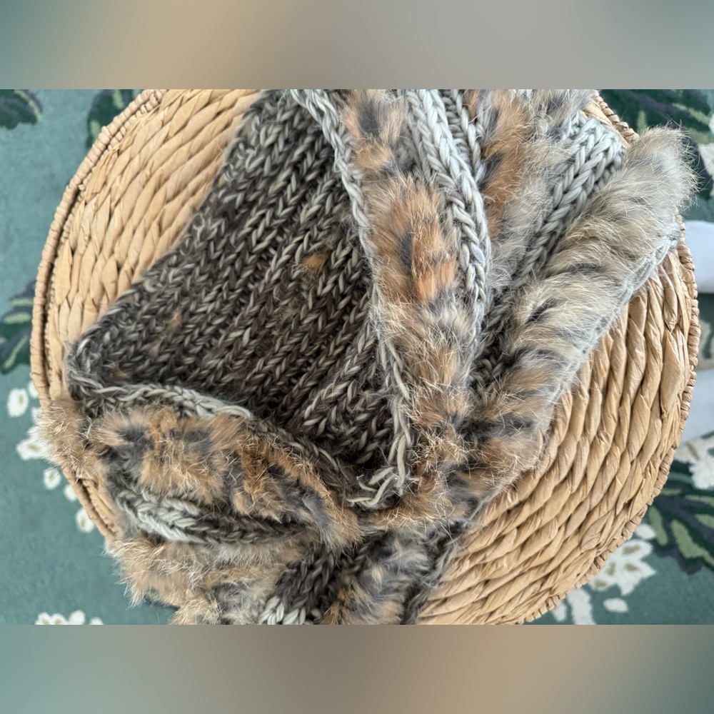 Bujibaja Rabbit Fur Scarf - Picture 3 of 5
